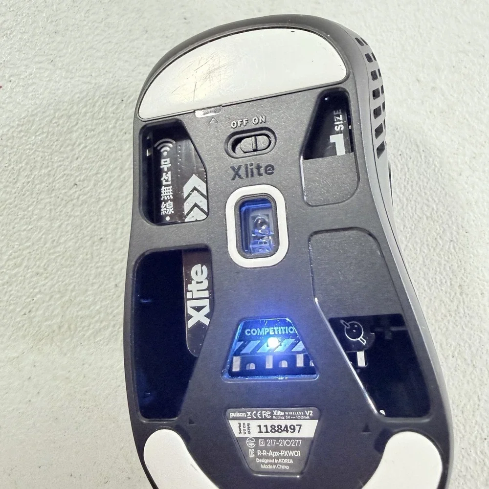 Pulsar Xlite V2‎ Size 1 Wireless Mouse Black POWERS ON AS IS UNTESTED READ